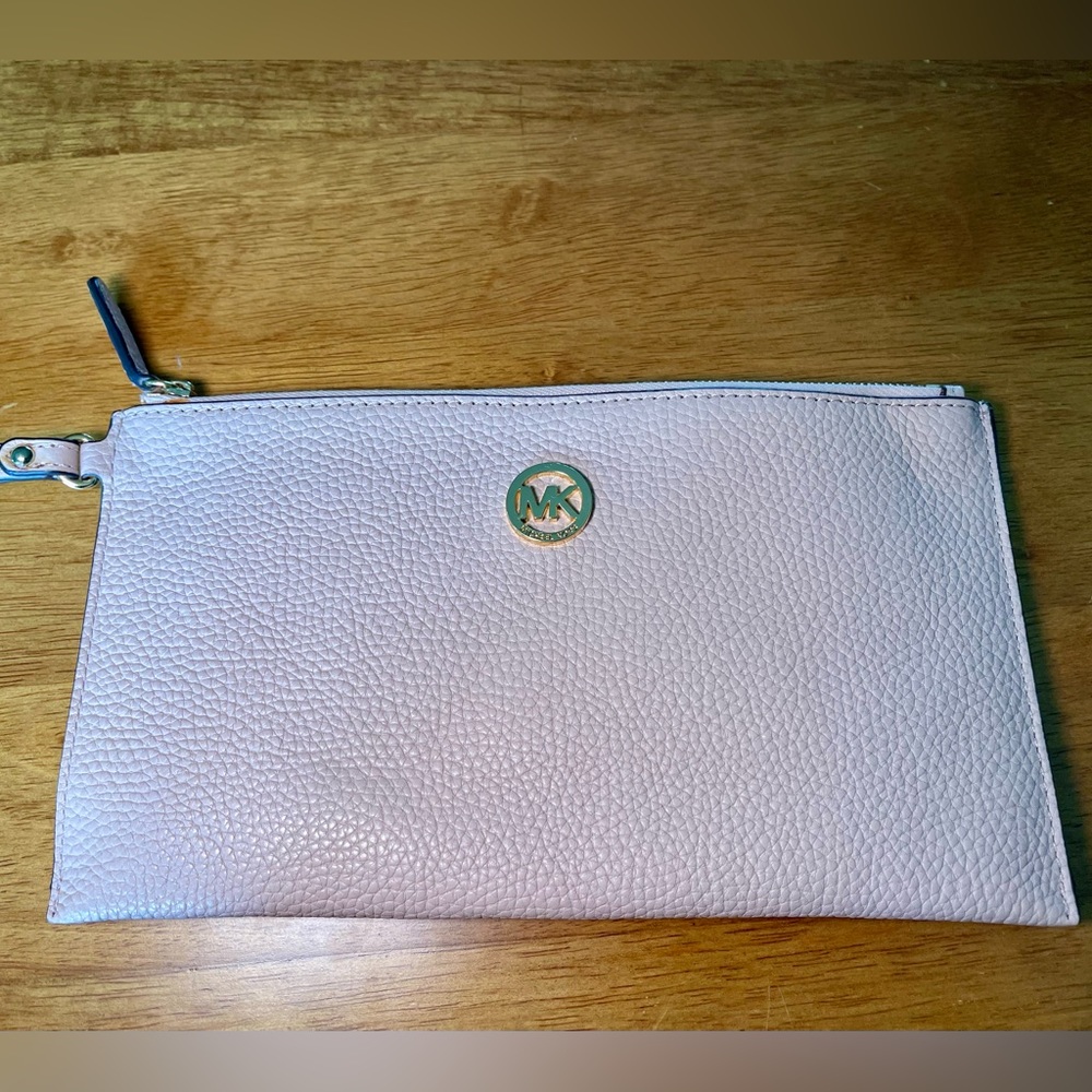 Brand new Michael Kors zip Clutch